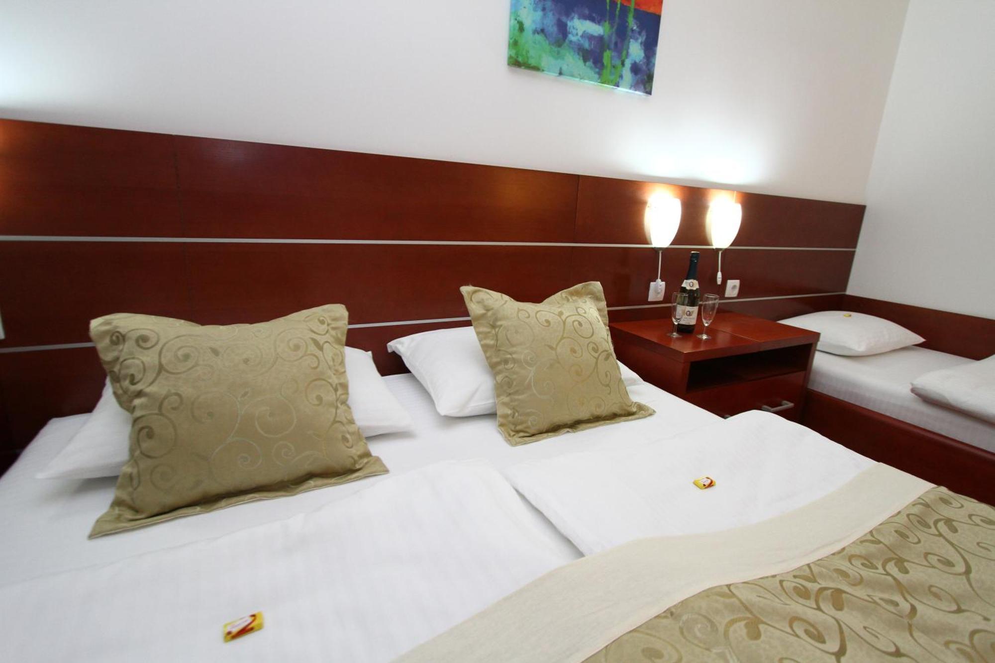 Guesthouse Villa Inn Subotica Eksteriør billede