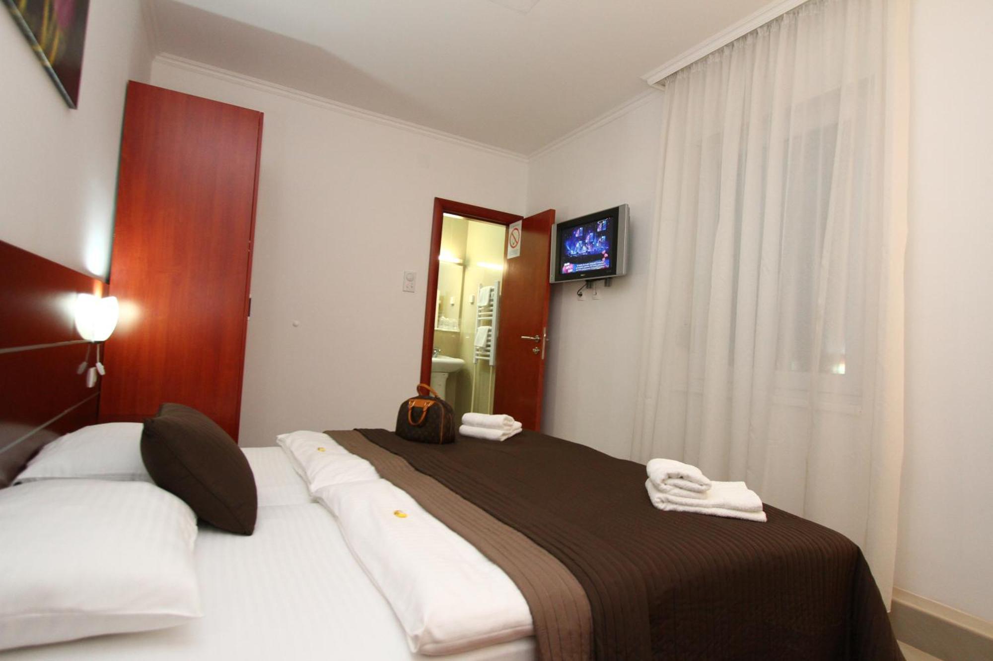 Guesthouse Villa Inn Subotica Eksteriør billede