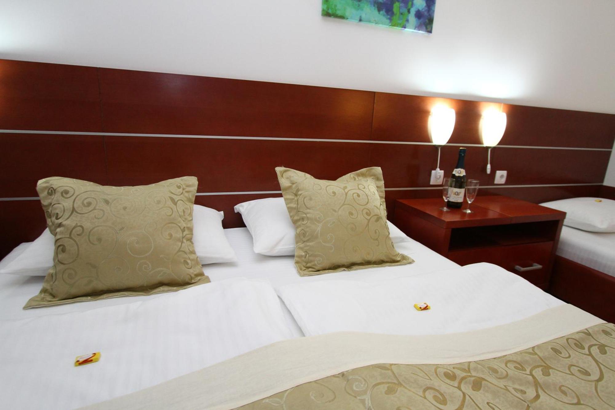 Guesthouse Villa Inn Subotica Eksteriør billede